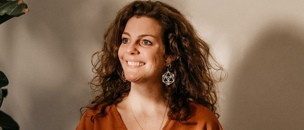 emmydekoning 2560x1099 2141 919